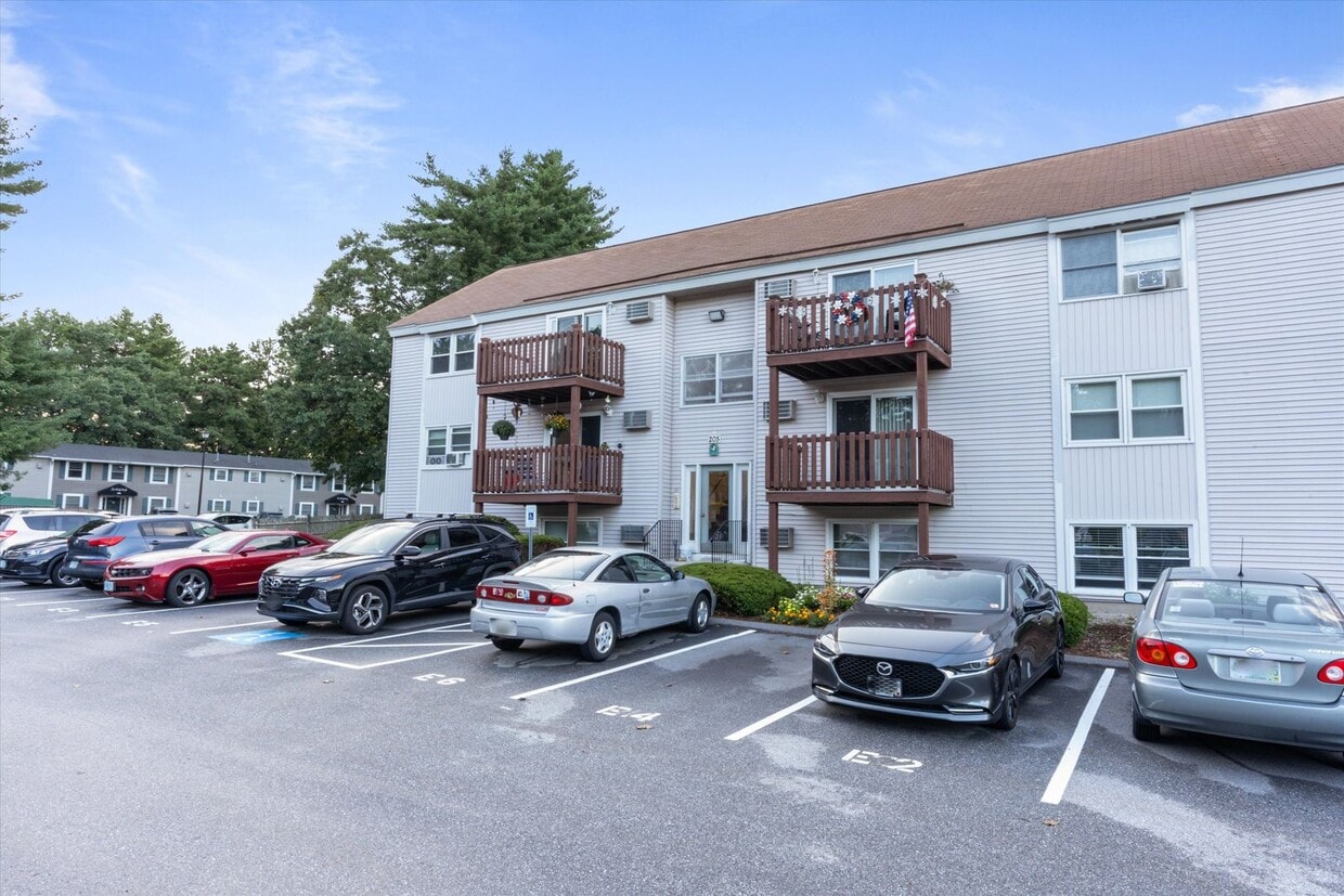 Primary Photo - 205 Circle Rd