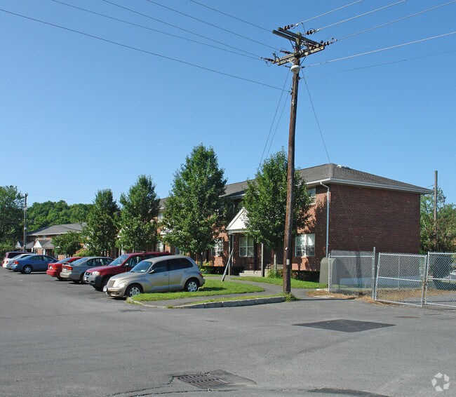 Building Photo - Hop-o-nose Homes