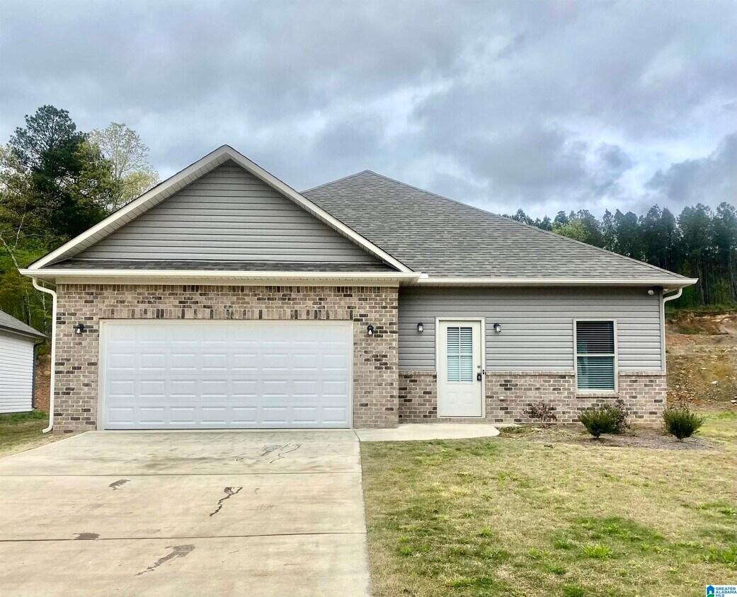 Foto principal - 1380 Brookhaven Dr
