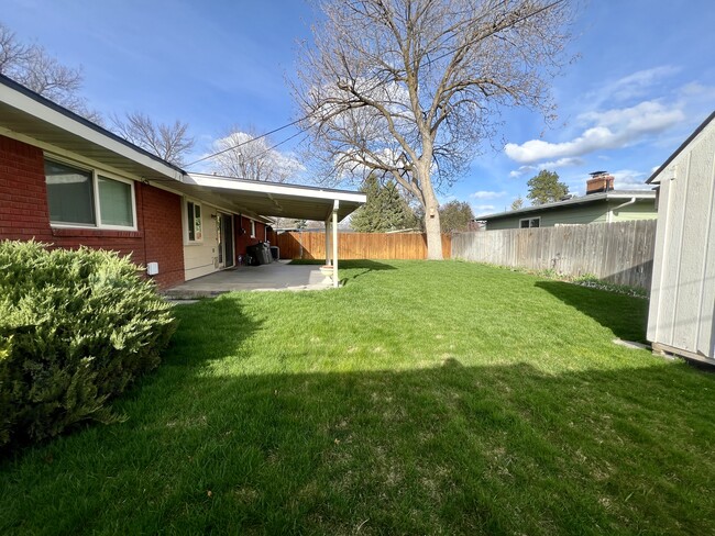 Building Photo - 1300 S Brooklawn Dr