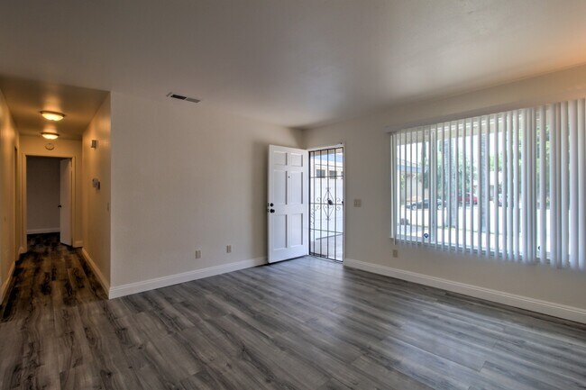 Building Photo - Cozy 3 Bedroom, 2 Bathroom Home by Shandin...