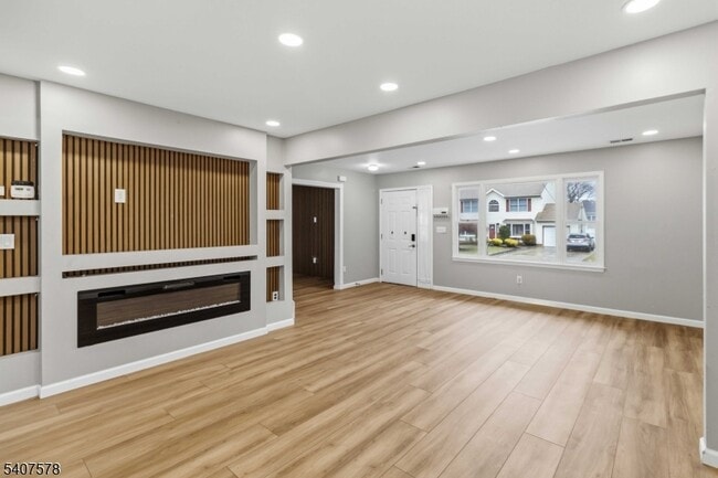 Building Photo - 19 Dacotah Ave