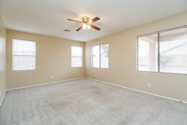 Foto del edificio - 3961 E Simpson Rd