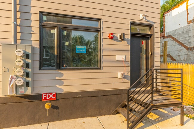 Front Door - 2120 W Master St