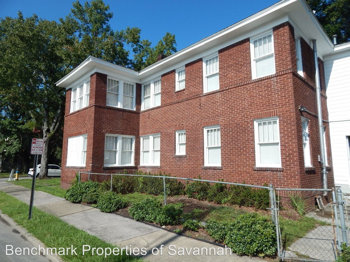 Primary Photo - 832 E 31st St