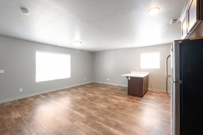 Foto del edificio - Awesome 2 Story Townhome in Vineyard w/ attached 2 car garage!