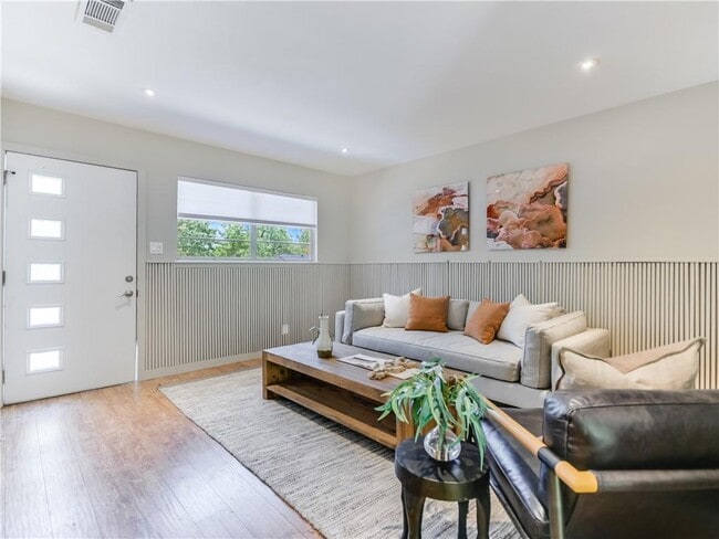 Building Photo - 5213 Gladstone Dr