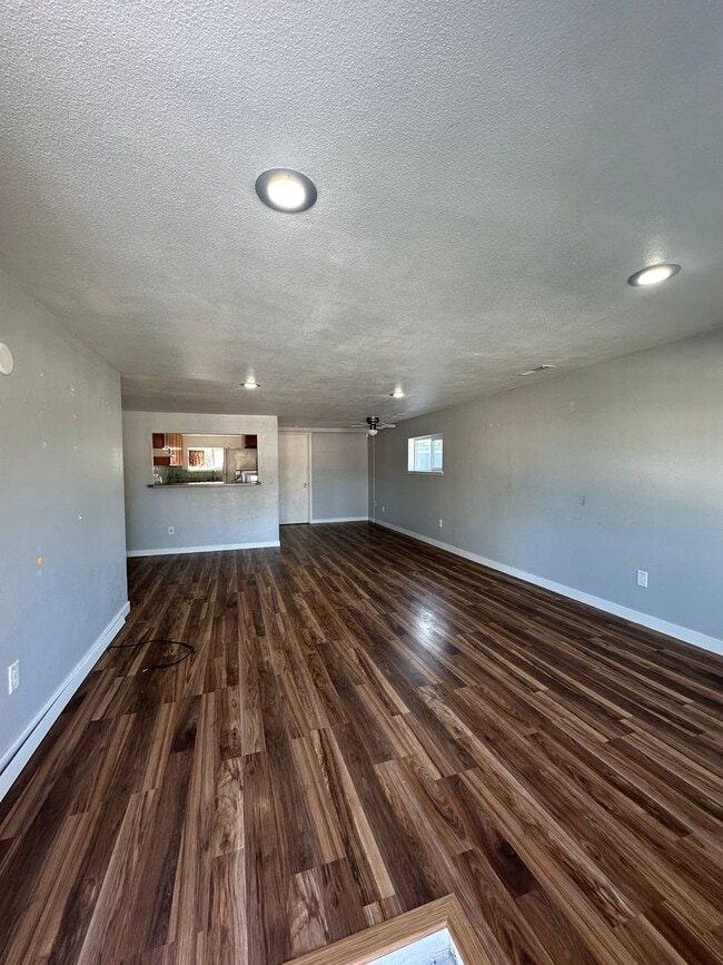 Building Photo - 3 bed, 2 bath Richland