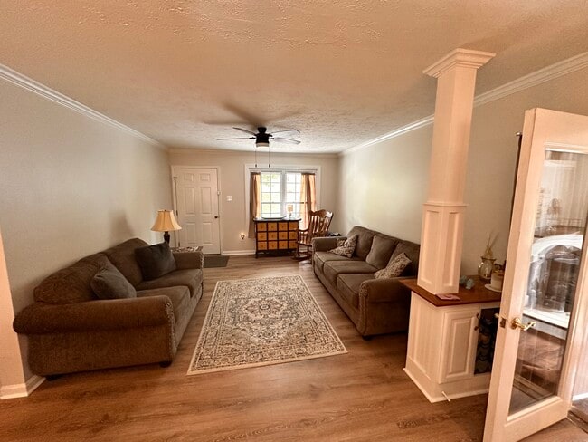 Building Photo - 53 Paw Paw Dr