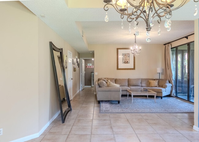 Foto del edificio - 10527 NW 10th St