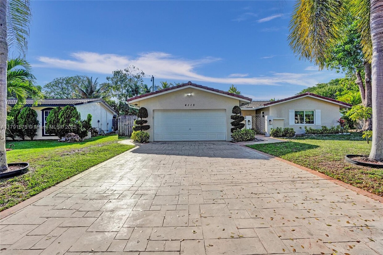 Primary Photo - 4112 NW 78th Ln