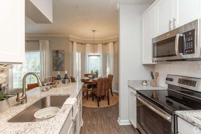 Building Photo - Move-In Deals You Don’t Want to Miss!