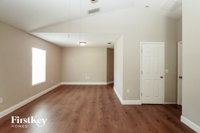 Foto del edificio - 3470 Heath Dr