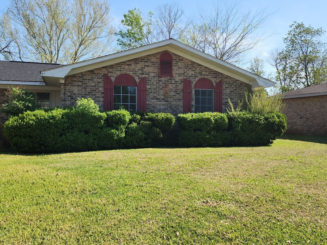 5715 Larkspur Dr, Alexandria, LA 71303 House Rental in Alexandria, LA