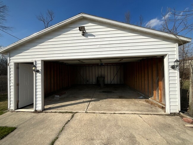 Building Photo - Beautifully Updated 4-Bedroom in Hampton Heights!