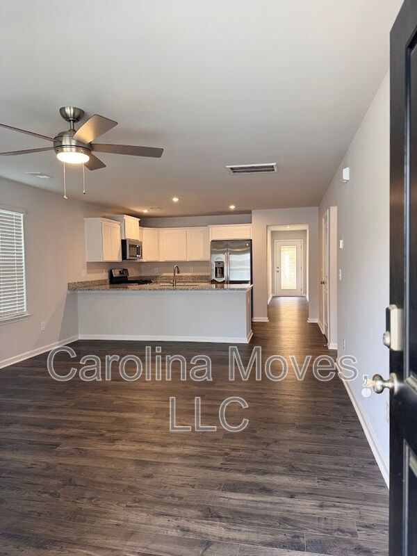 Foto del edificio - 527 Winding Meadow Ln
