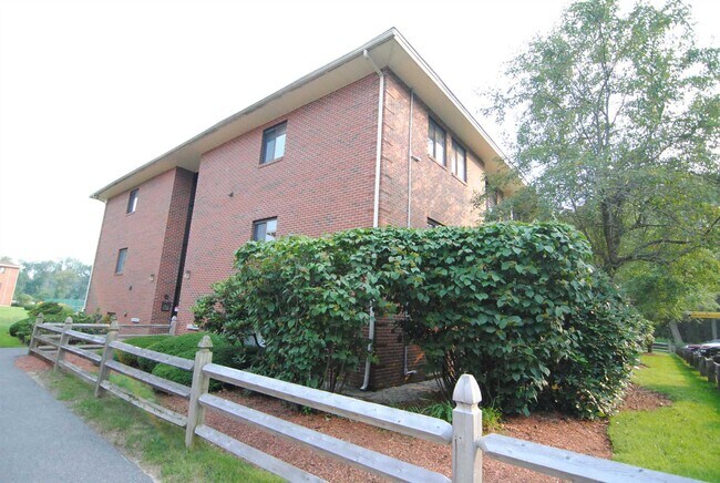 Foto del edificio - 133 Abbott Farm Ln