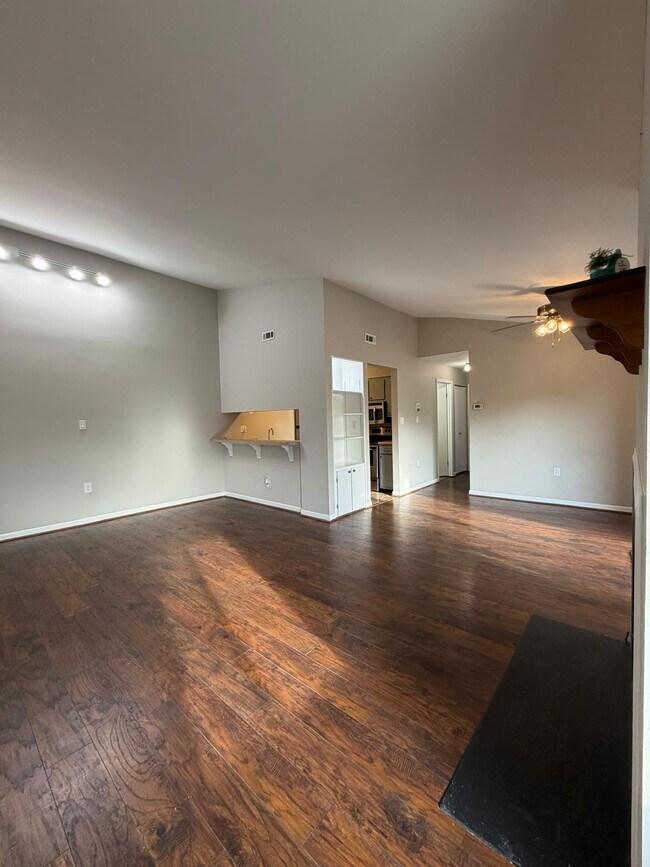 Foto del edificio - 1111 Castle Harbour Way