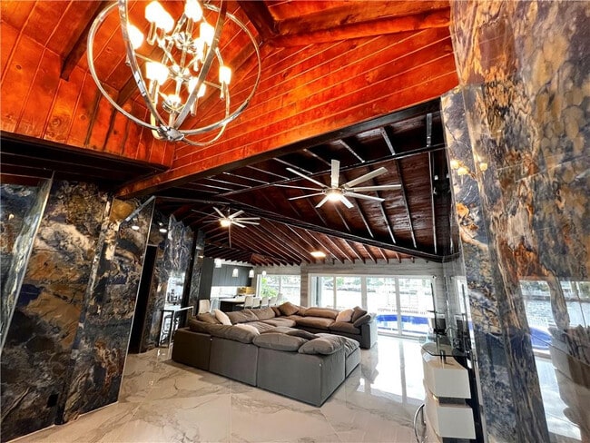 Foto del edificio - 720 NE 28th Ave