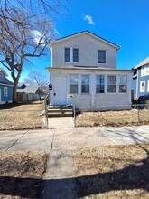 Building Photo - 987 N Churchill St