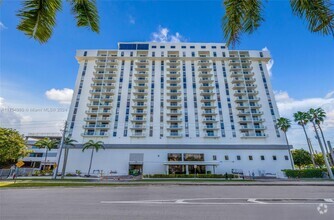 Building Photo - 13499 Biscayne Blvd