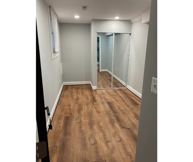 Foto del edificio - 511 N Pulaski St