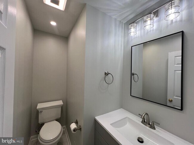 Foto del edificio - 4131 Bancroft Ln