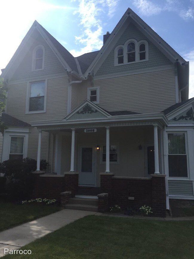 Building Photo - 1005 Columbia Ave