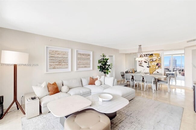 Building Photo - 848 Brickell Key Dr