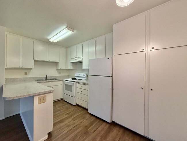 Foto del edificio - Spacious 2 Bedroom Condo Near Mission Valley!