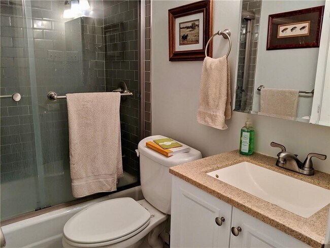 Foto del edificio - 619 Long Bow Ln