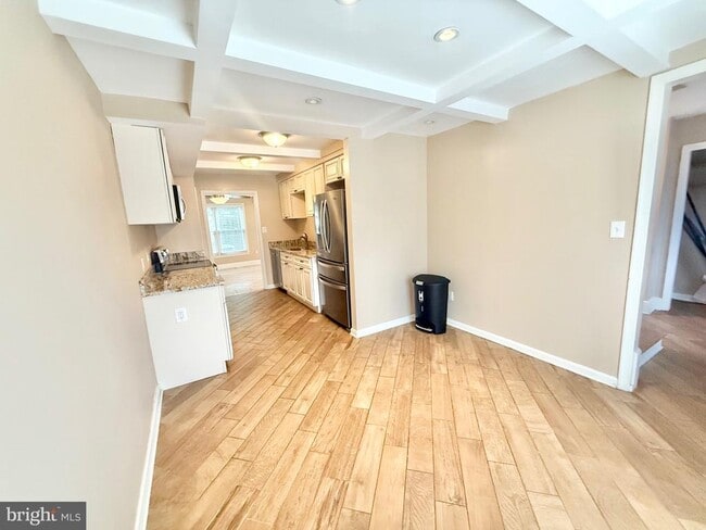 Building Photo - 5439 Richenbacher Ave