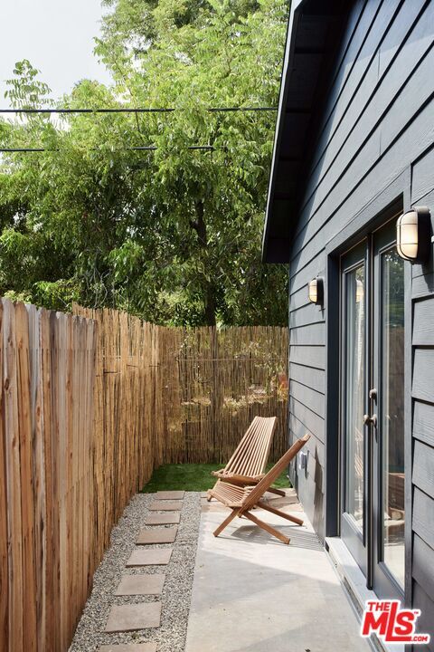 Foto del edificio - 1249 N Hoover St