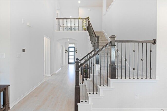 Building Photo - 213 Mira Mesa Dr