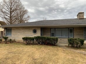 Building Photo - Beautiful 3 bedroom/2.5 bathroom home with a 2 car garage in West Lafayette, IN!