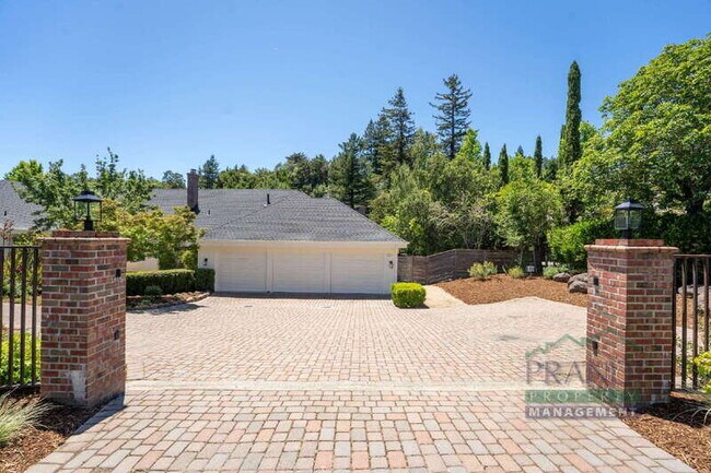 Foto del edificio - 121 Laurel Grove Ave