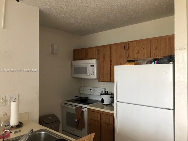 Foto del edificio - 2401 Riverside Dr