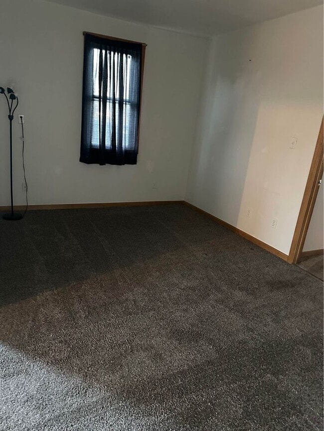 Building Photo - 113 Vinton St