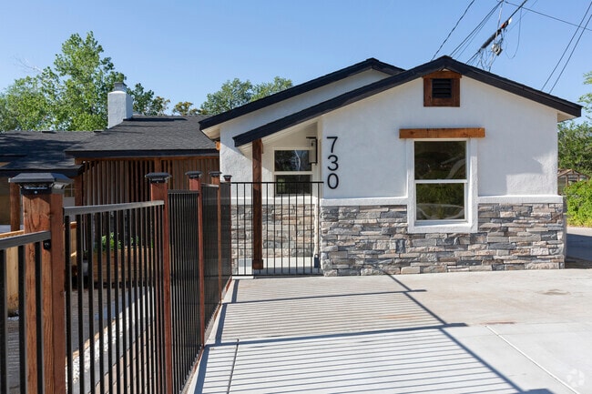 Building Photo - 730 W Pueblo St
