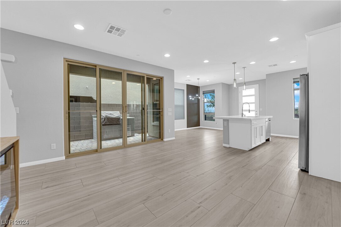 Foto del edificio - 11665 Redwood Mountain Ave