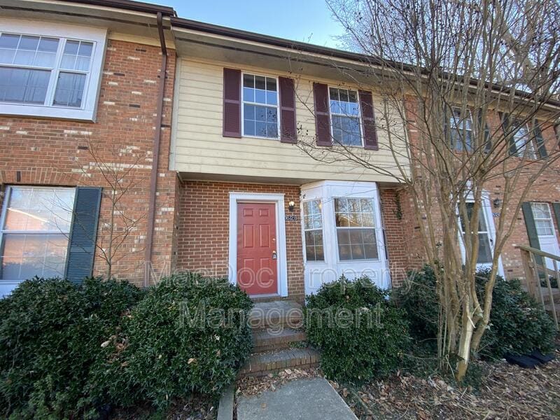 Primary Photo - 16128 Clarence Ct