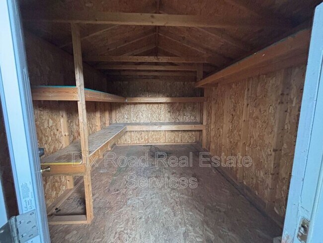 Foto del edificio - 272 Symmes Rd
