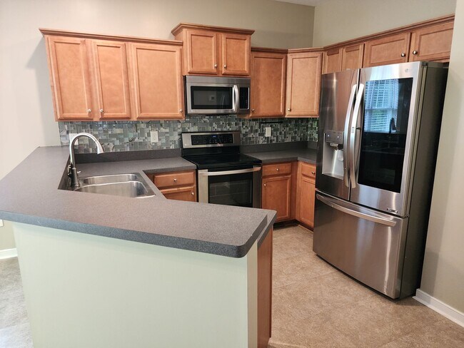 Foto del edificio - Beautiful Spacious Home in Huntington Place!