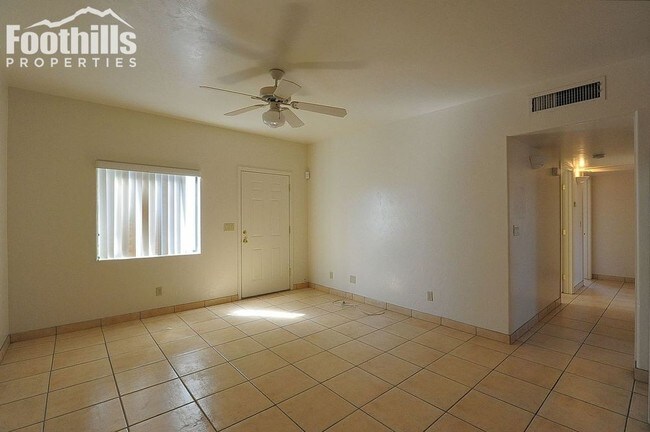 Foto del edificio - 3 bedroom 2 bath home. All ceramic tile