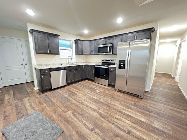 Foto del edificio - NEW CONSTRUCTION!