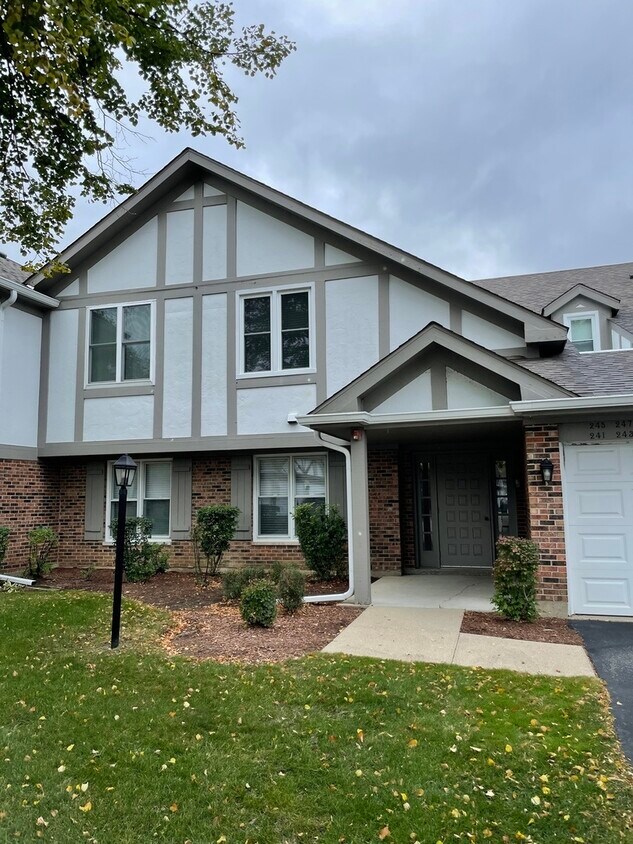 Foto principal - 241 Southwick Ct