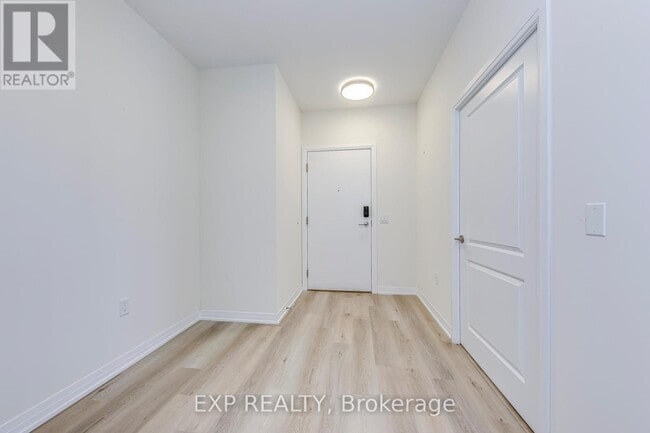 Building Photo - 15 Watergarden Dr