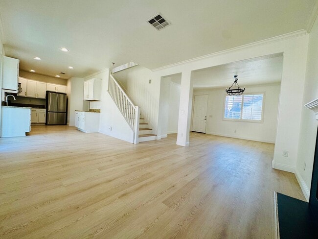 Building Photo - 15 Ametrine Way