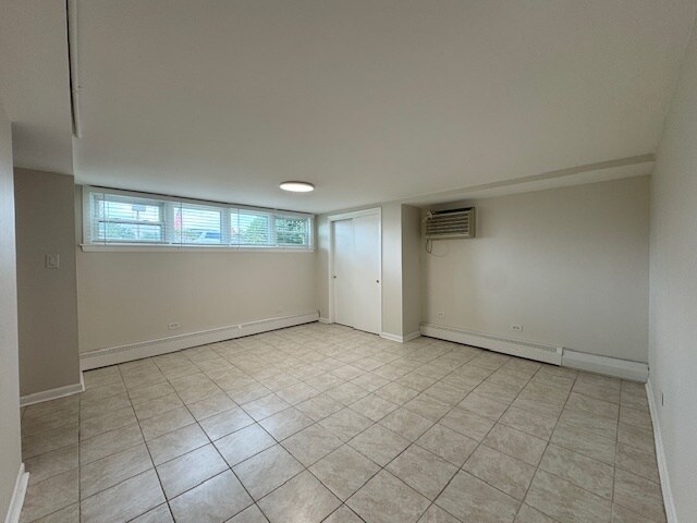 Foto del edificio - 8006 W Addison St