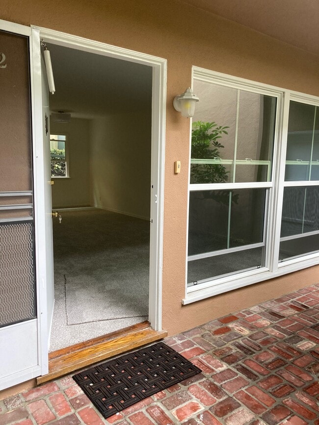 Entryway - 10662 Wilkins Ave